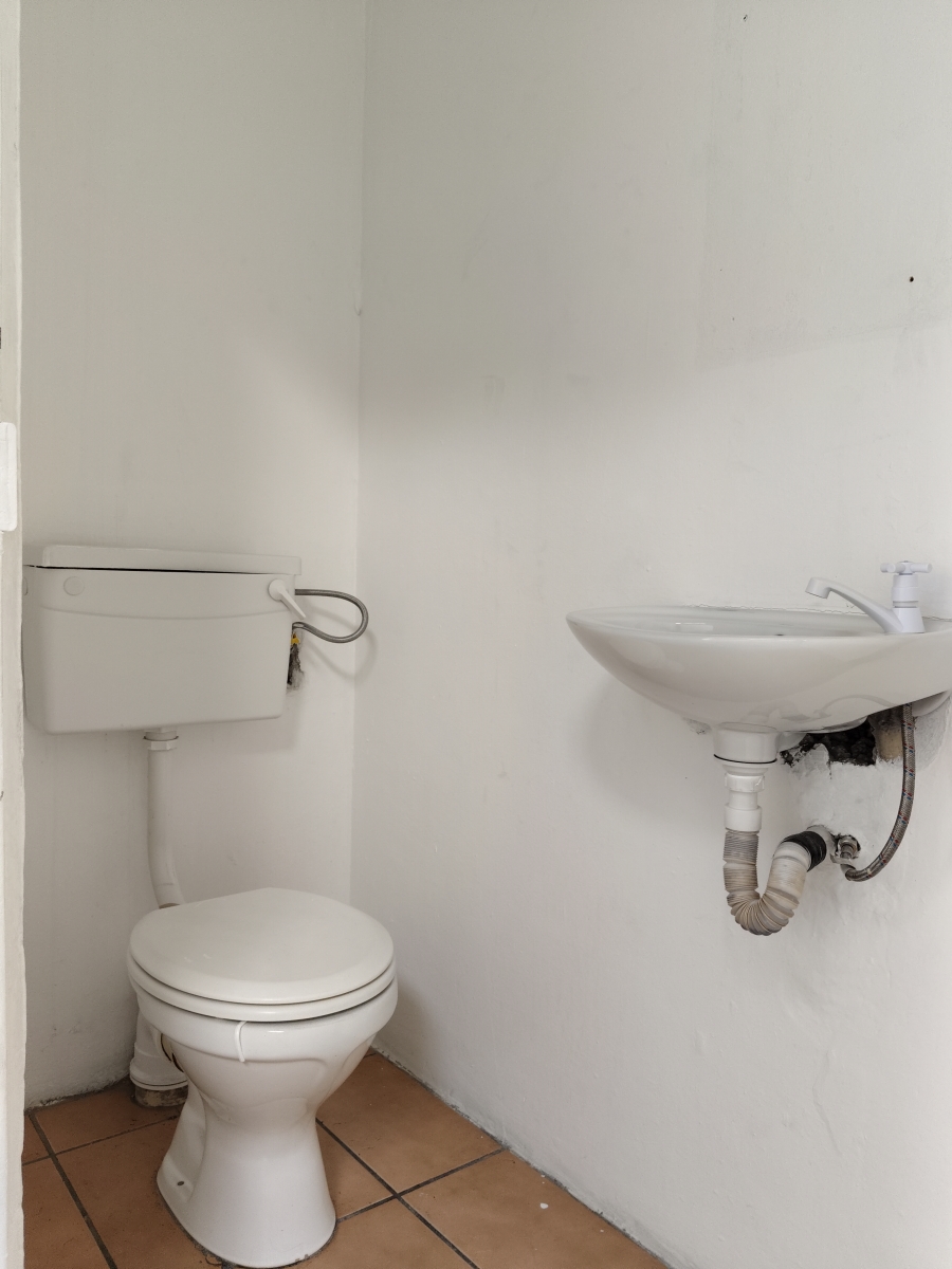To Let commercial Property for Rent in Okavango Park Western Cape